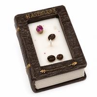 Between The Pages - Sayfalar Arasında Soya Mum